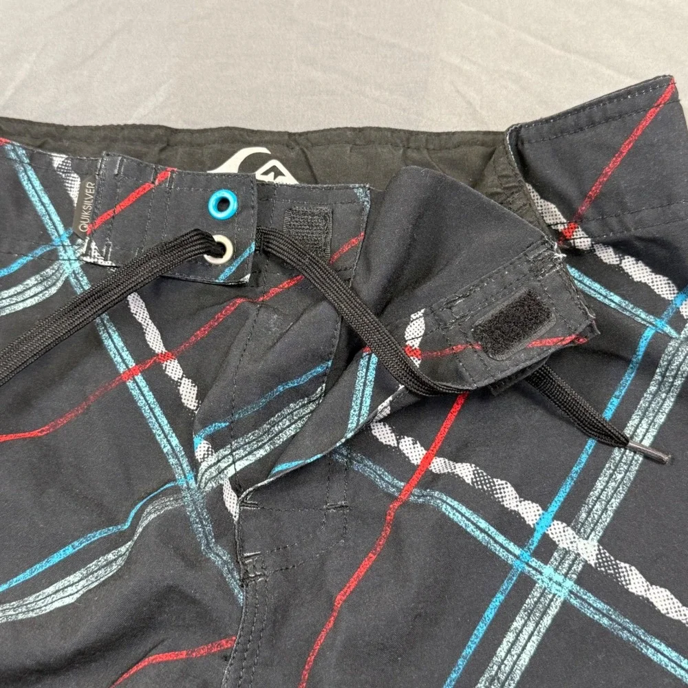 Quiksilver Boys Black Plaid Board Shorts Size‎ 12 Swim Trunks Cargo Pocket